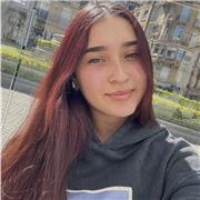 No soy docente titulada pero he ayudado a muchos niños en sus tareas escolares, he estudiado dos años en ASW inglés B2